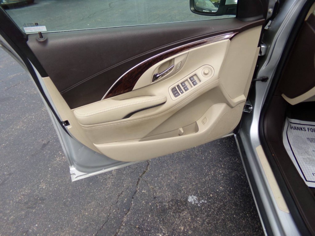 2016 Buick LaCrosse Image 12