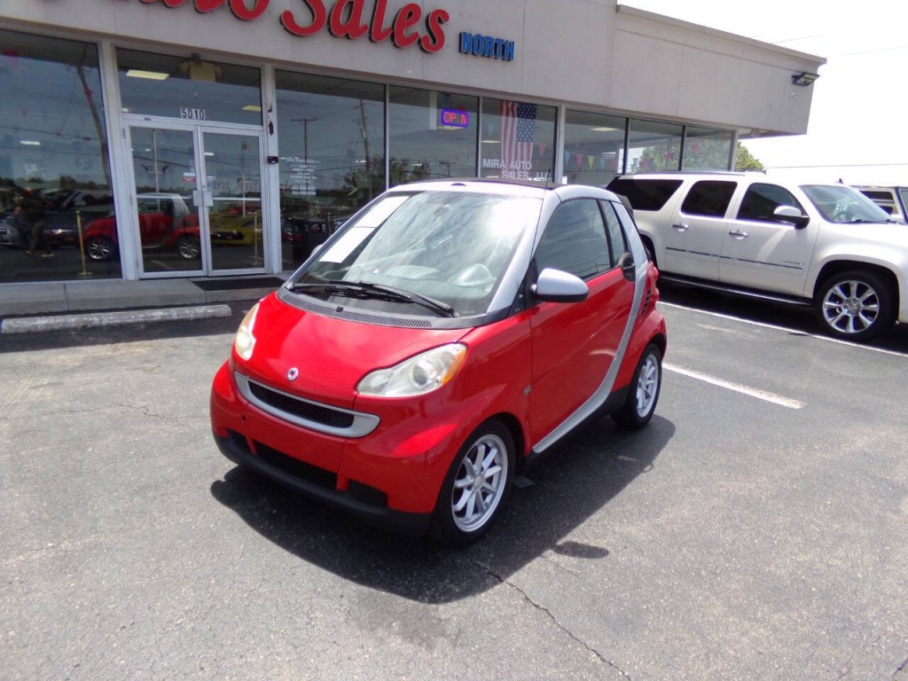 2009 smart fortwo Image 2