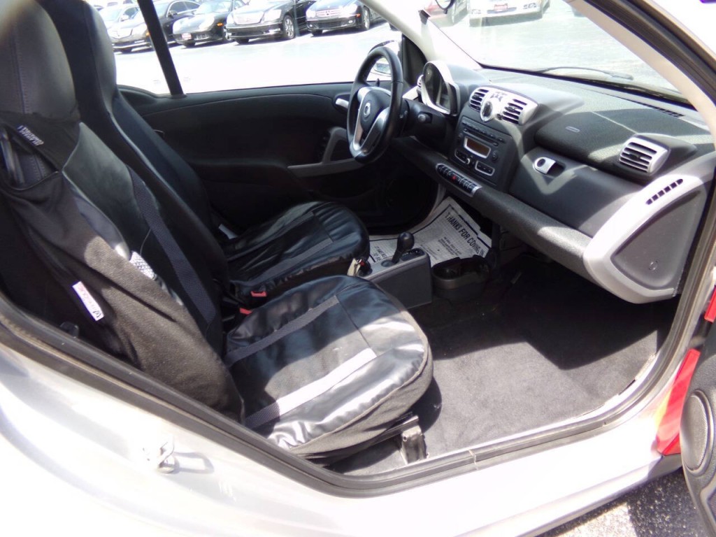 2009 smart fortwo Image 16