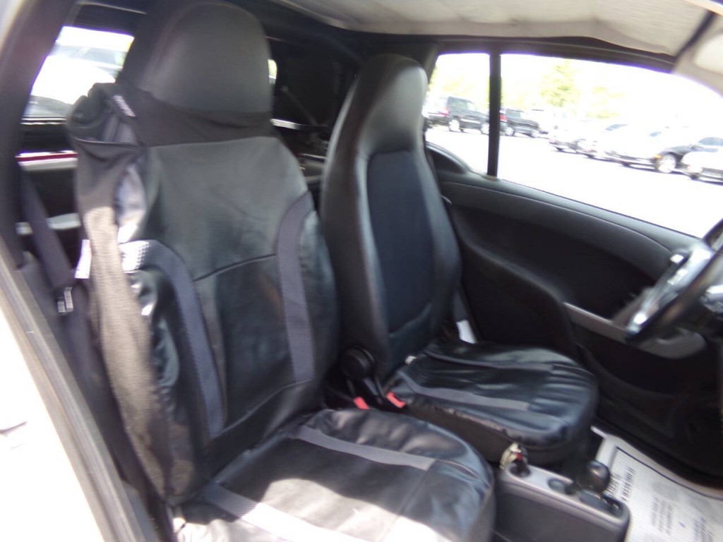 2009 smart fortwo Image 18