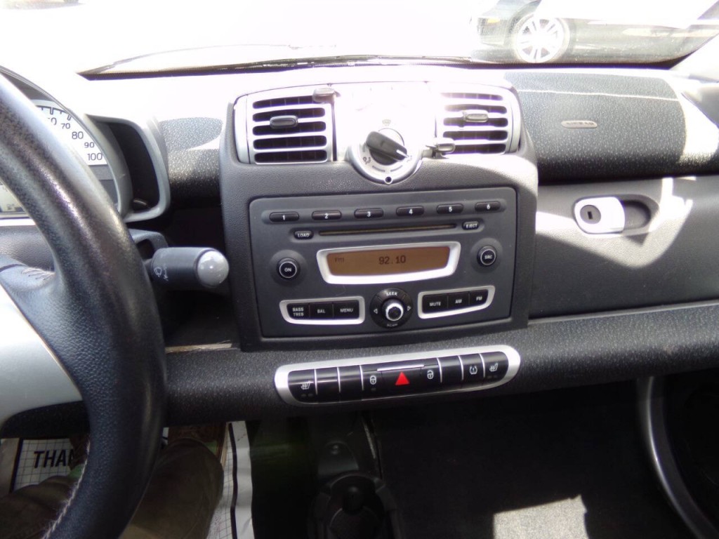 2009 smart fortwo Image 40