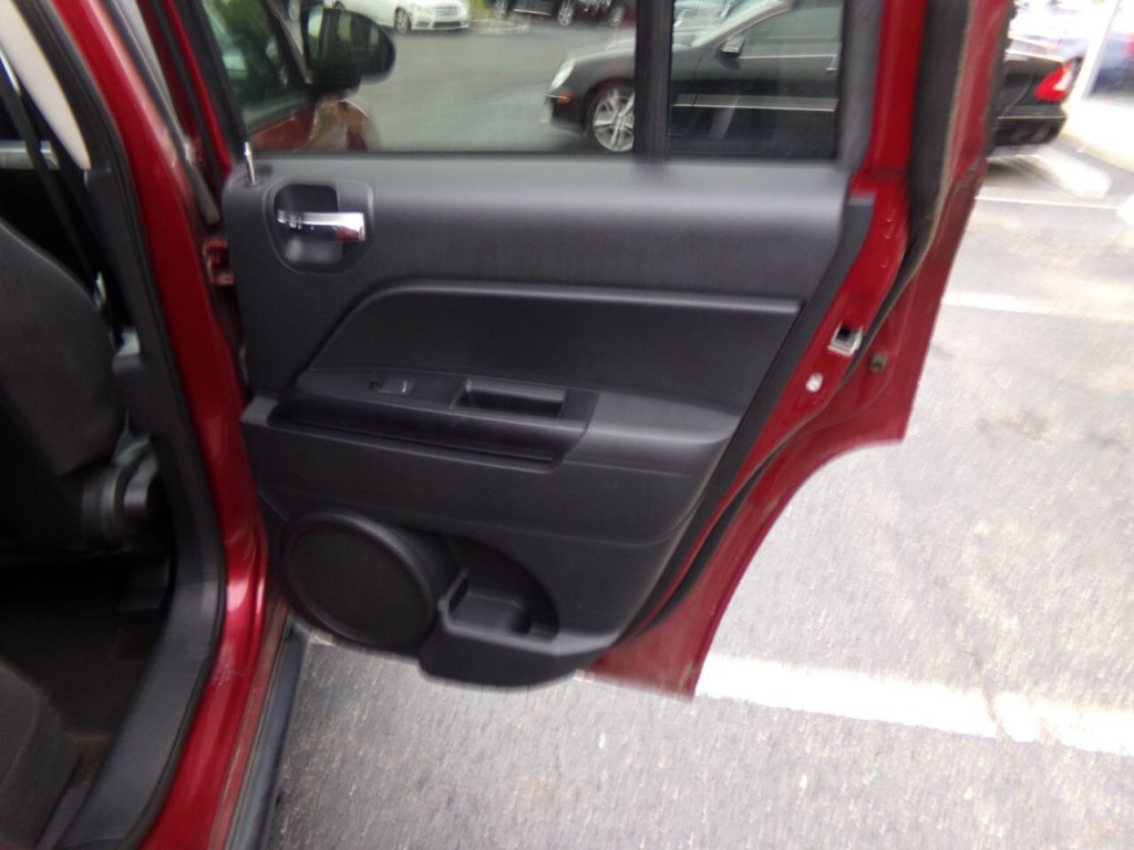 2016 Jeep Compass Image 24