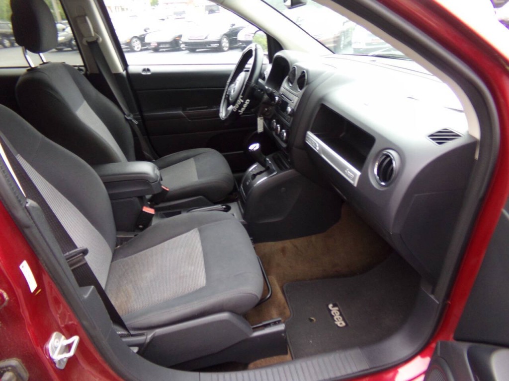 2016 Jeep Compass Image 25