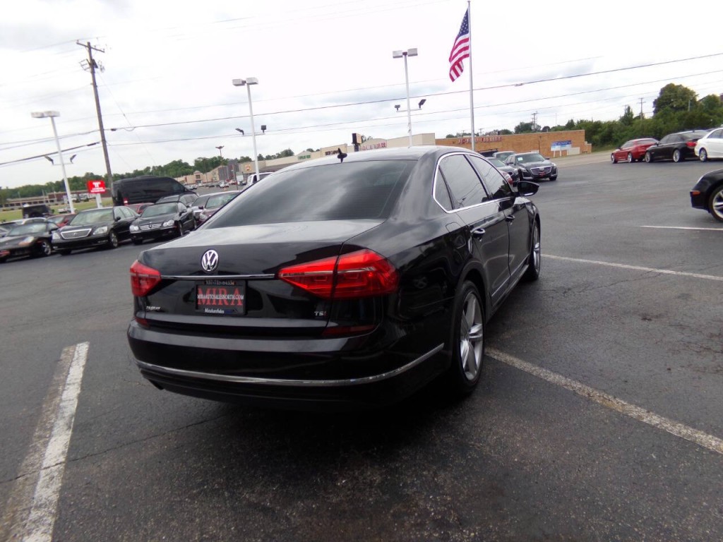2016 Volkswagen Passat Image 5