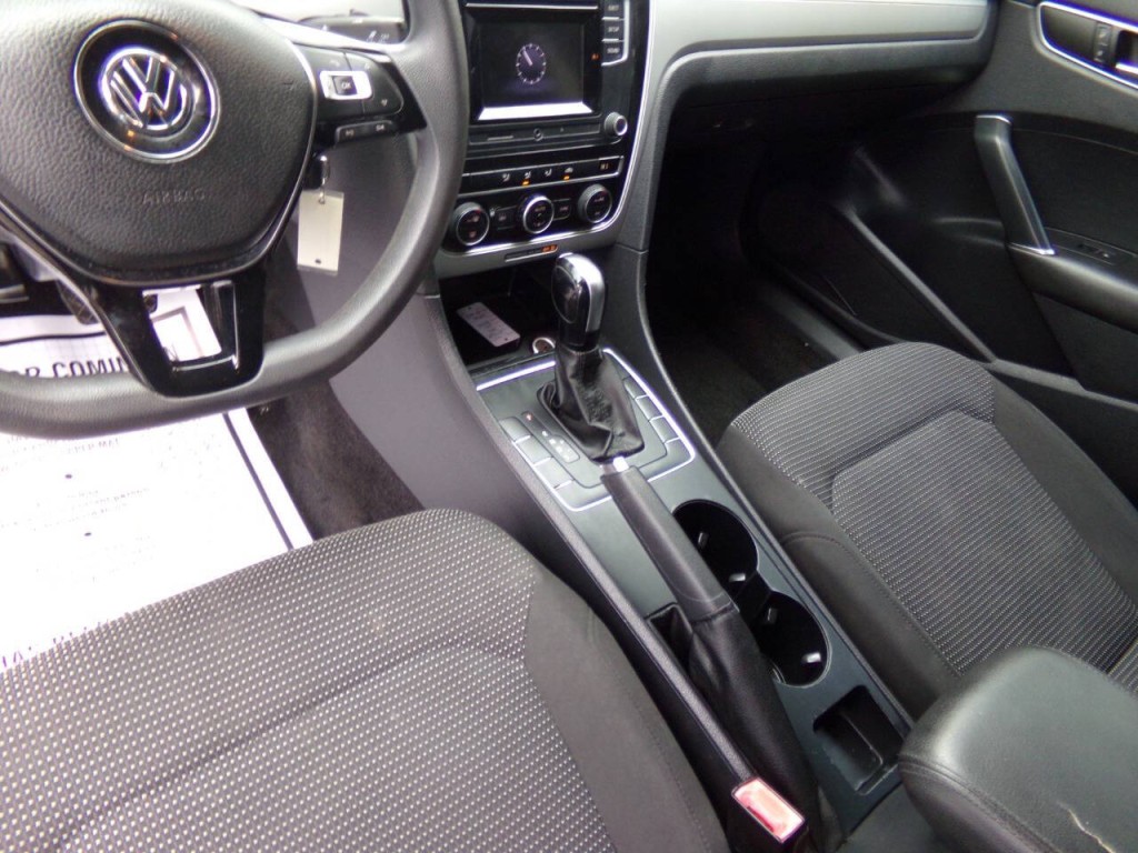 2016 Volkswagen Passat Image 12