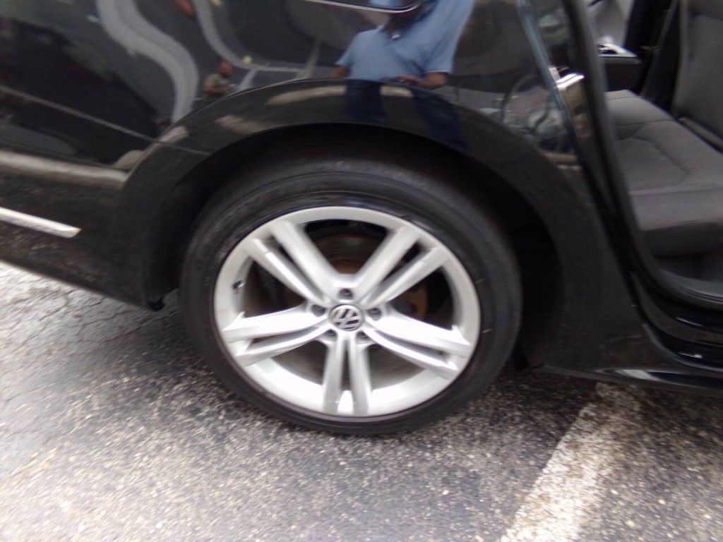 2016 Volkswagen Passat Image 23