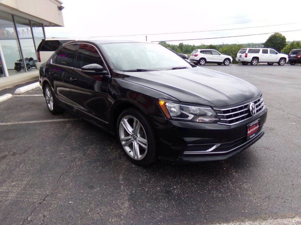 2016 Volkswagen Passat Image 44