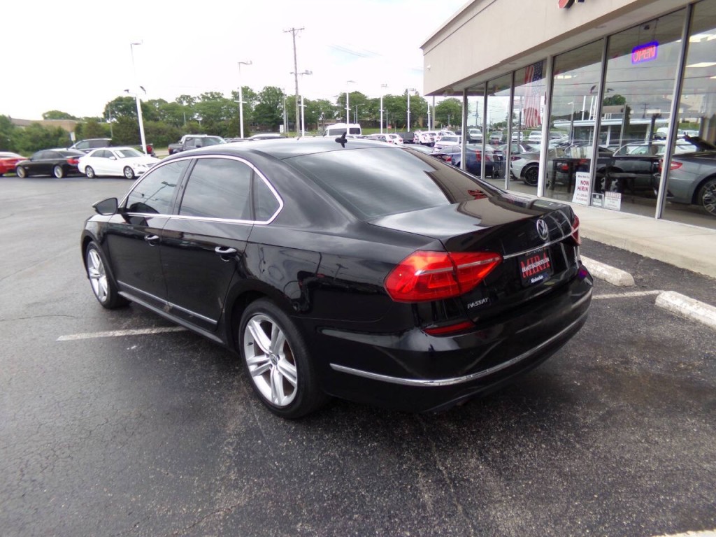 2016 Volkswagen Passat Image 48