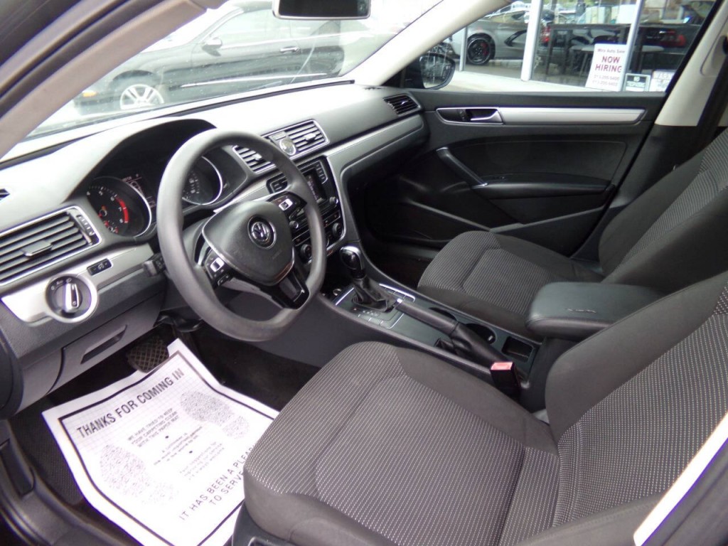 2016 Volkswagen Passat Image 50