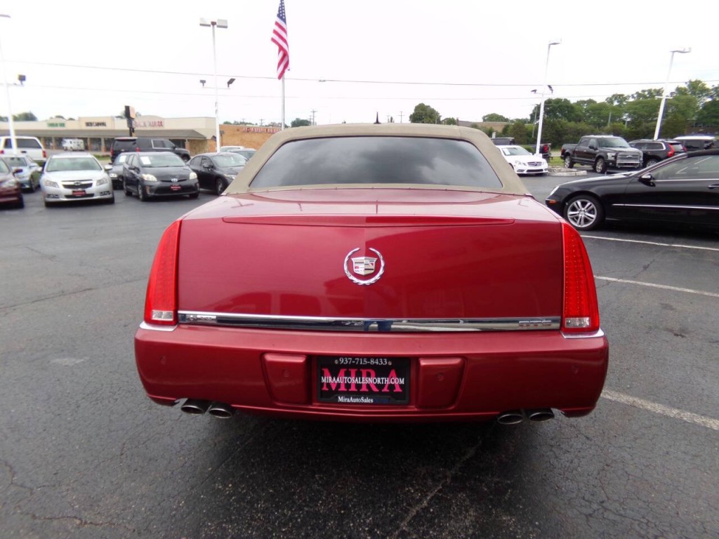 2006 Cadillac DTS Image 3