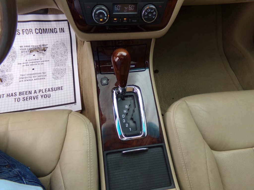 2006 Cadillac DTS Image 16