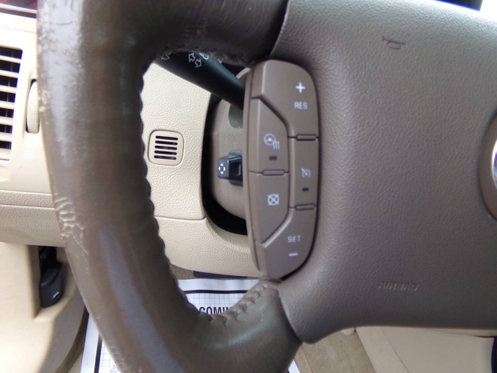 2006 Cadillac DTS Image 18