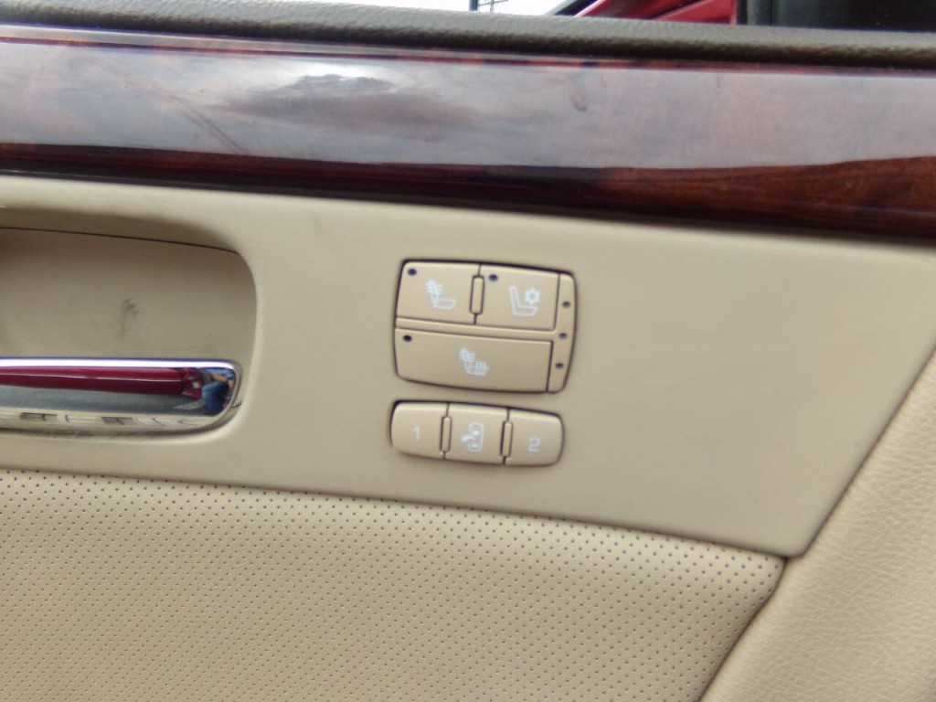 2006 Cadillac DTS Image 20