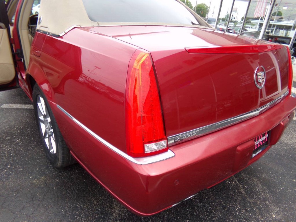 2006 Cadillac DTS Image 24