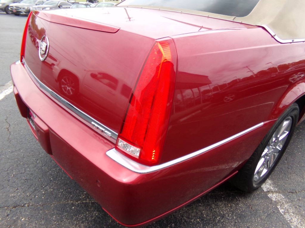 2006 Cadillac DTS Image 25
