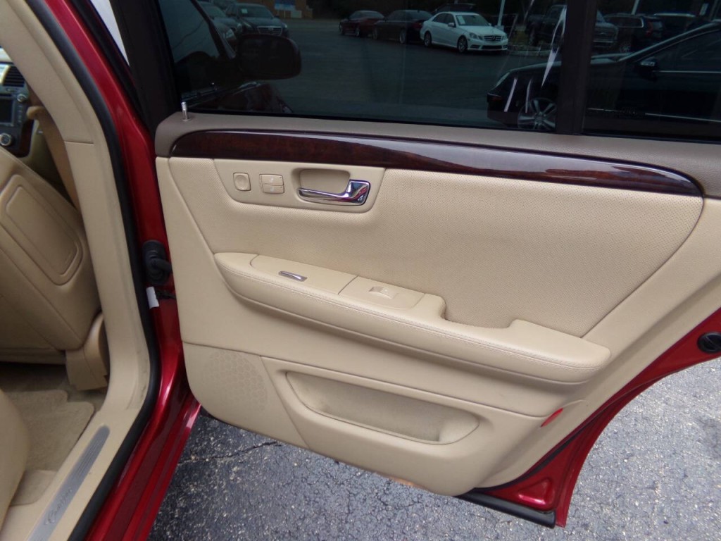 2006 Cadillac DTS Image 28