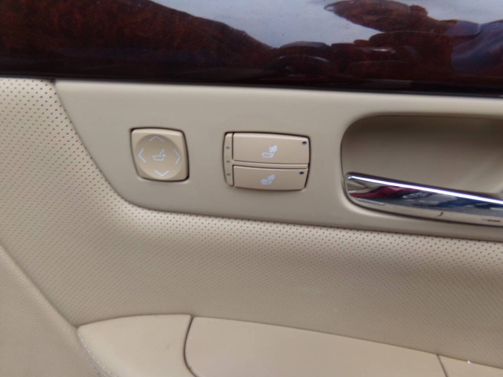 2006 Cadillac DTS Image 29