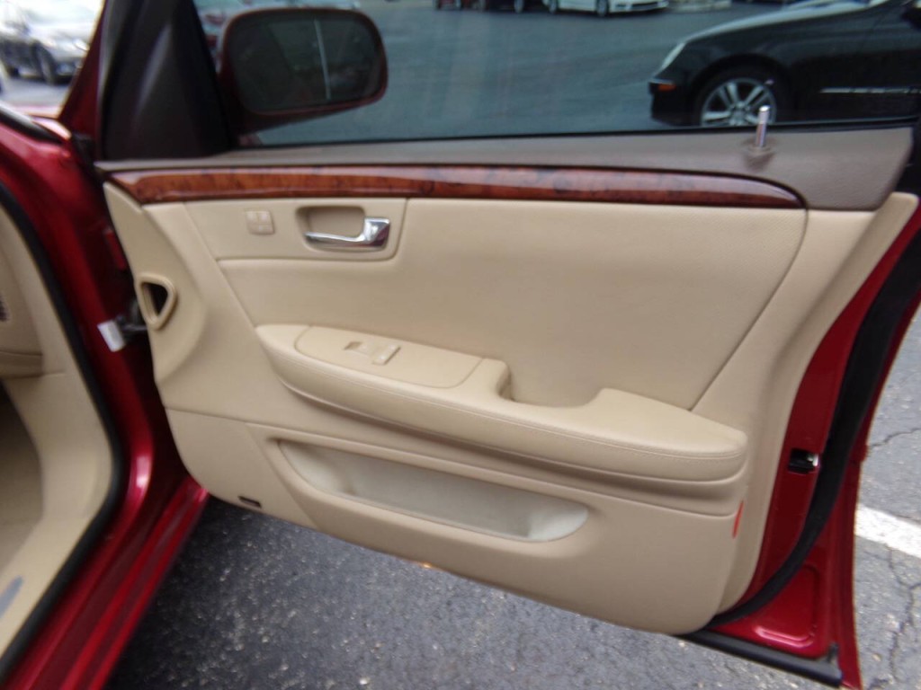 2006 Cadillac DTS Image 30