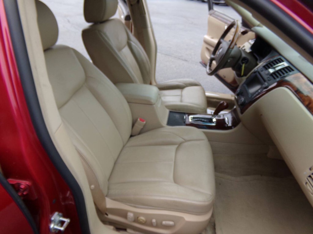 2006 Cadillac DTS Image 33