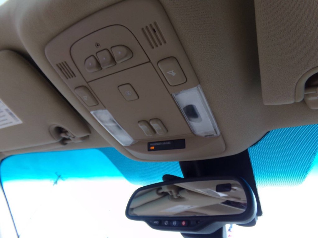 2006 Cadillac DTS Image 36