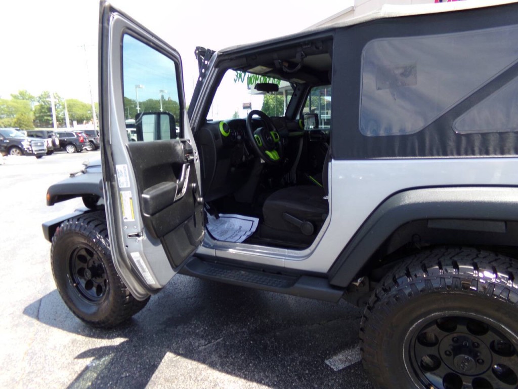 2014 Jeep Wrangler Image 17