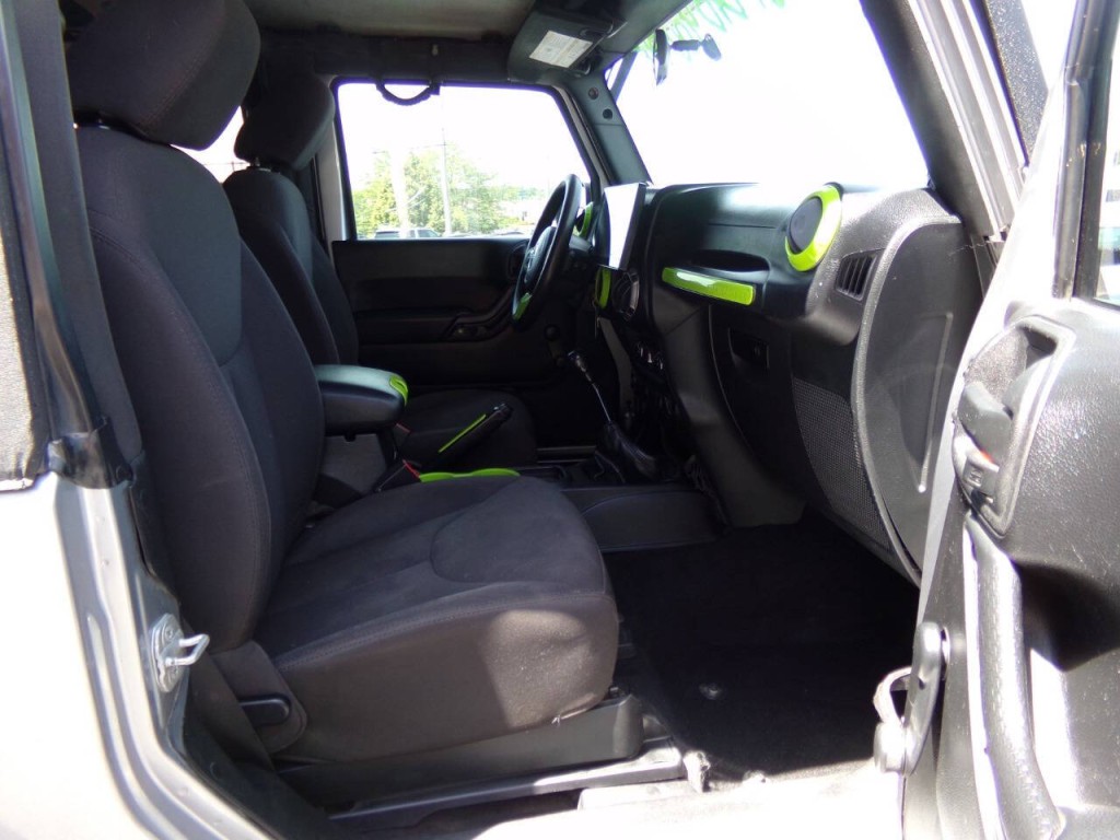 2014 Jeep Wrangler Image 18