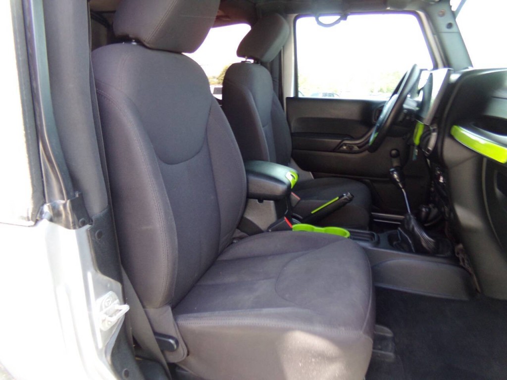 2014 Jeep Wrangler Image 19