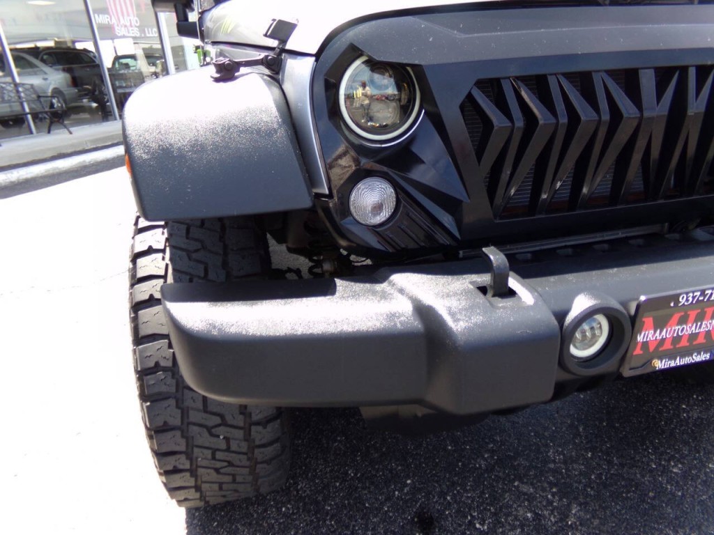 2014 Jeep Wrangler Image 28