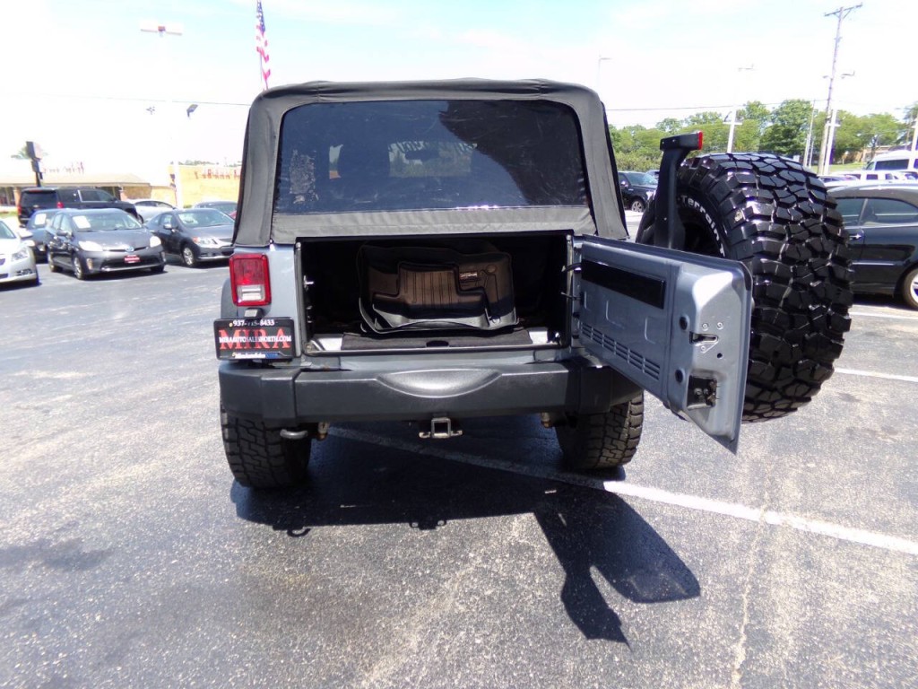 2014 Jeep Wrangler Image 35