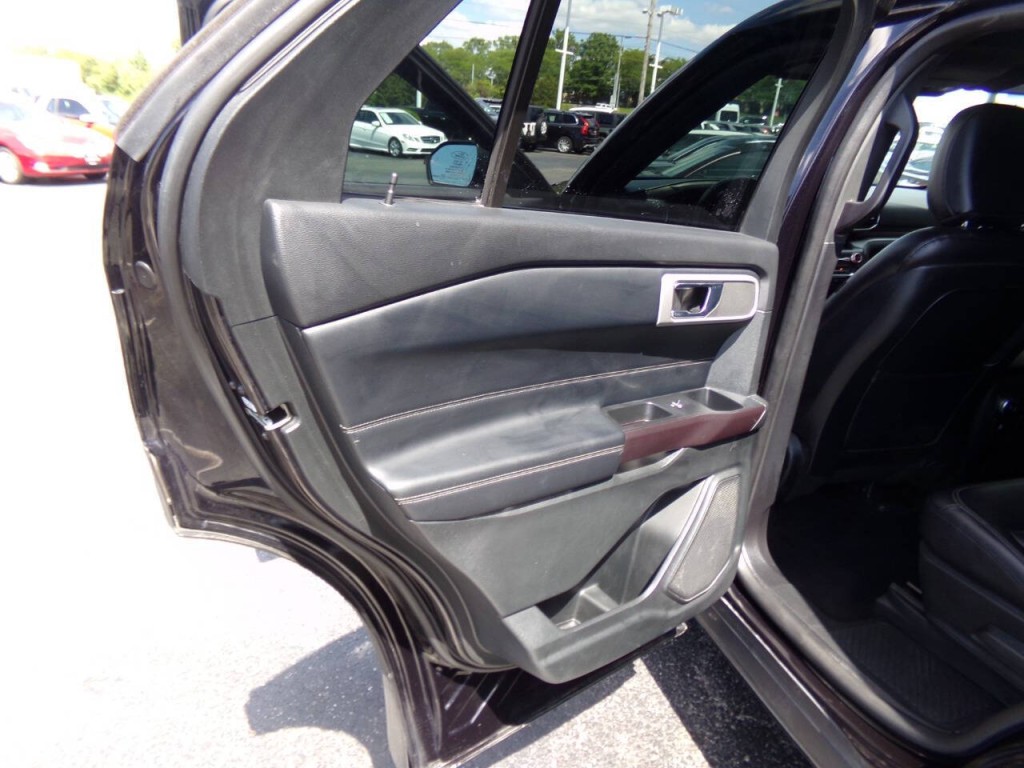 2020 Ford Explorer Image 34