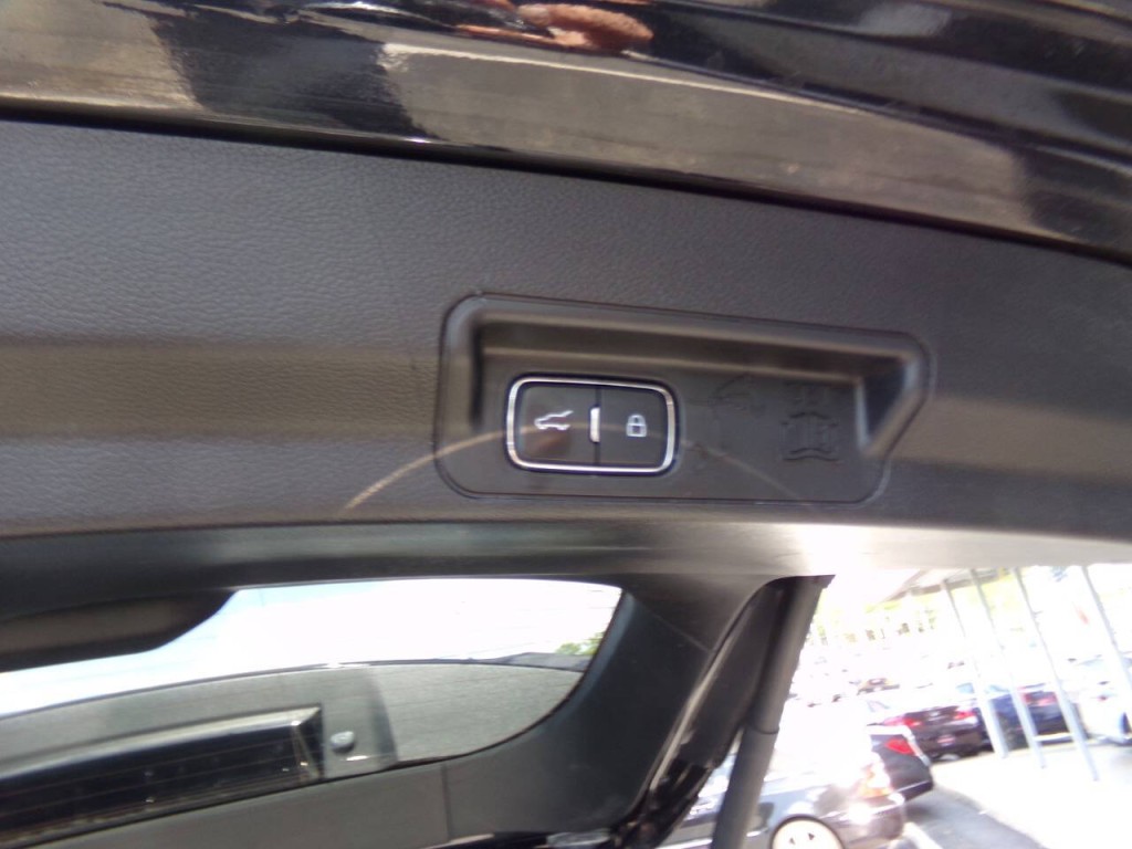 2020 Ford Explorer Image 36