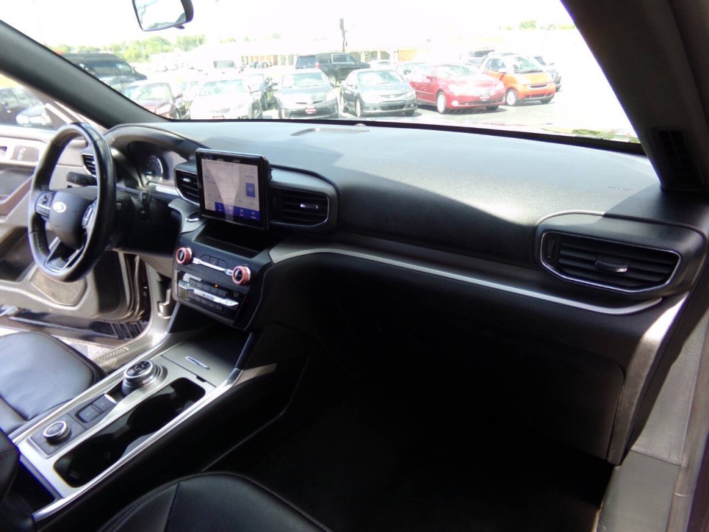 2020 Ford Explorer Image 46