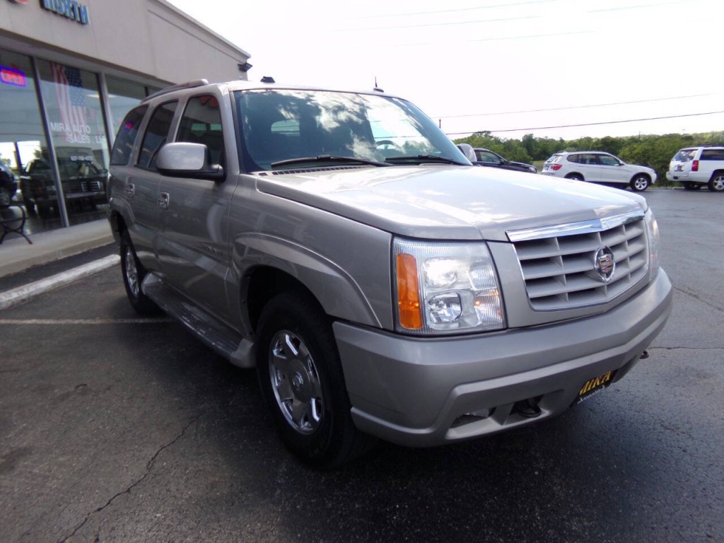 2005 Cadillac Escalade Image 5