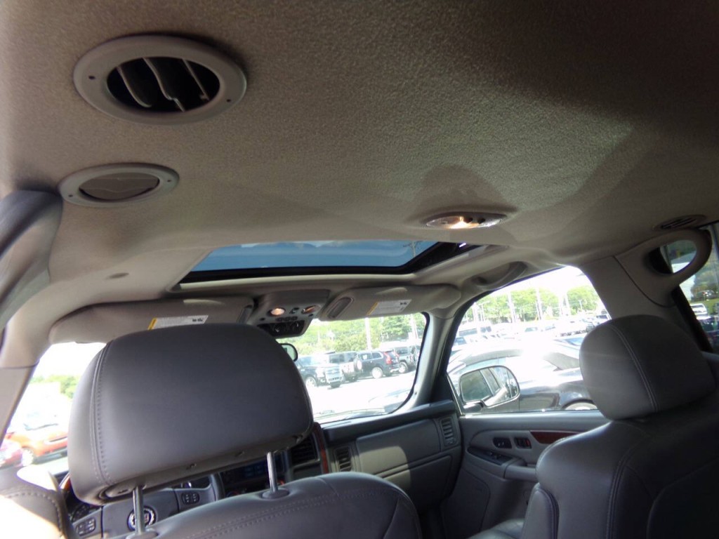 2005 Cadillac Escalade Image 15
