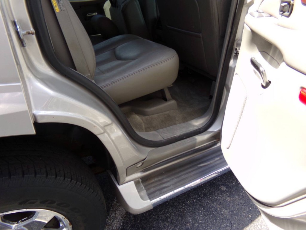 2005 Cadillac Escalade Image 26