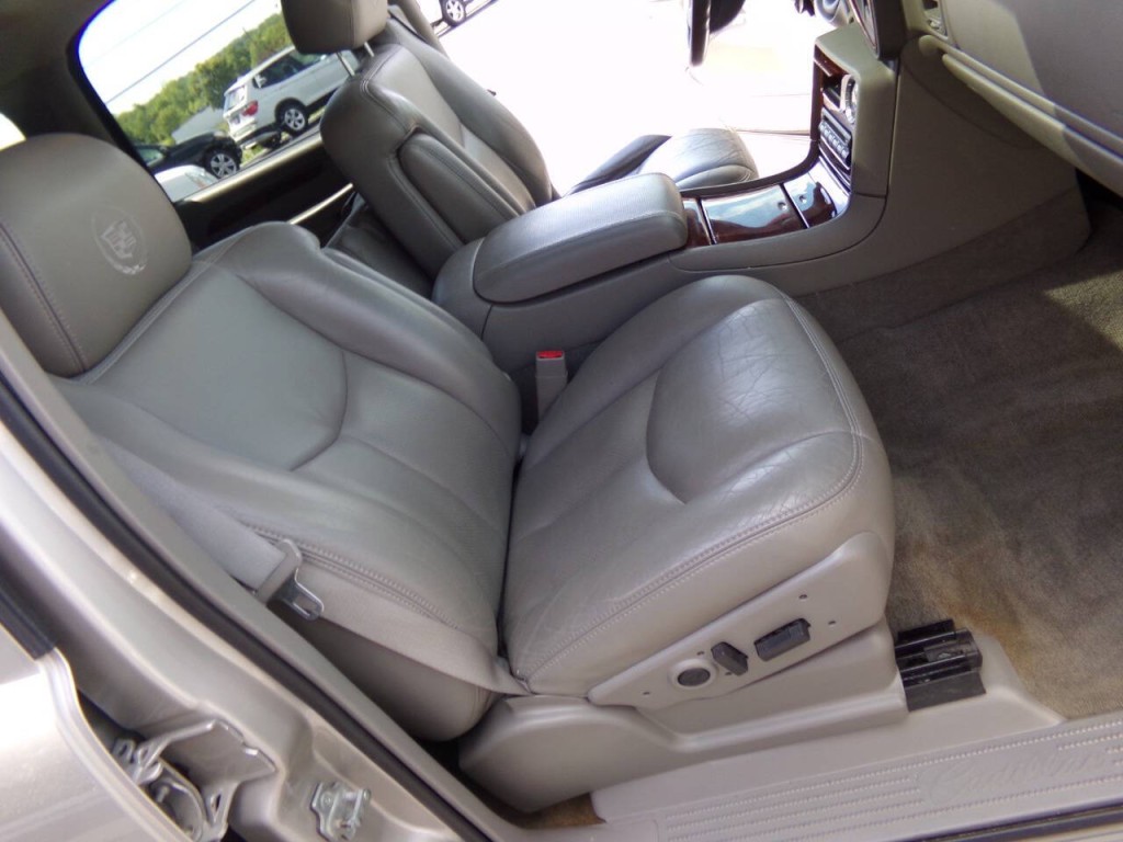 2005 Cadillac Escalade Image 33