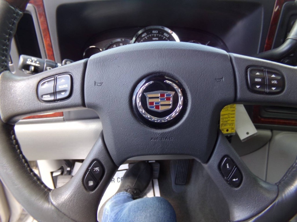 2005 Cadillac Escalade Image 56