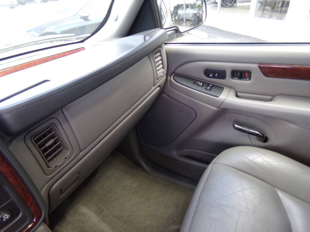 2005 Cadillac Escalade Image 62