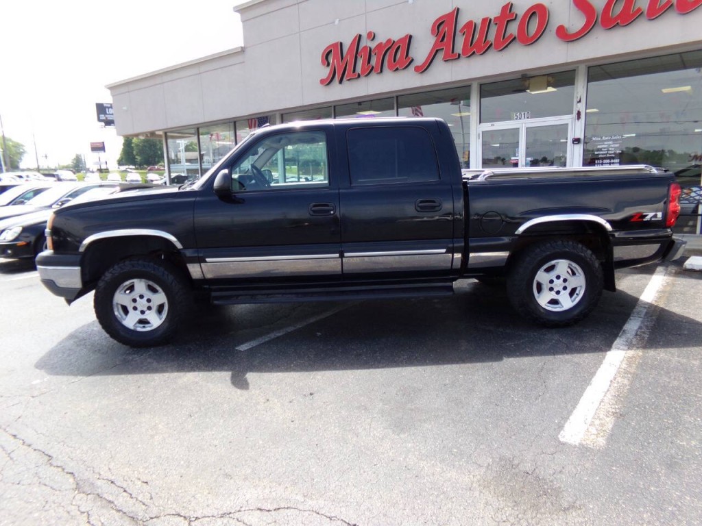2005 Chevrolet Silverado 1500 Image 2