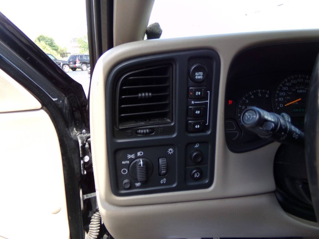 2005 Chevrolet Silverado 1500 Image 19