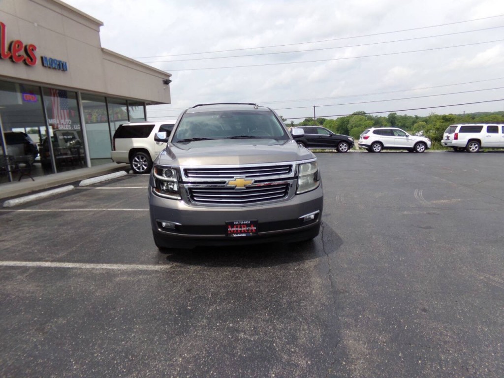 2019 Chevrolet Suburban Image 3