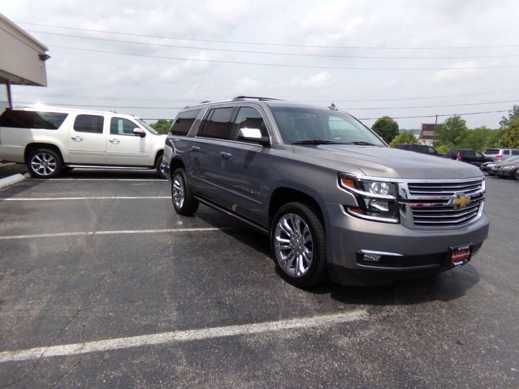 2019 Chevrolet Suburban Image 4