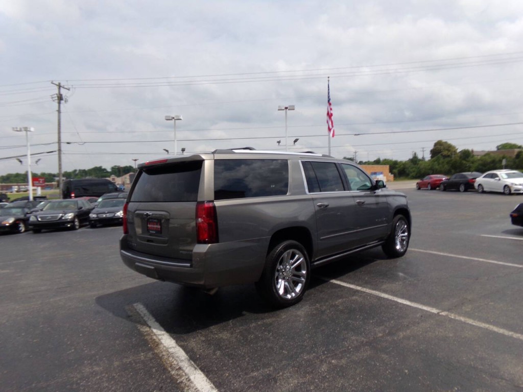 2019 Chevrolet Suburban Image 6
