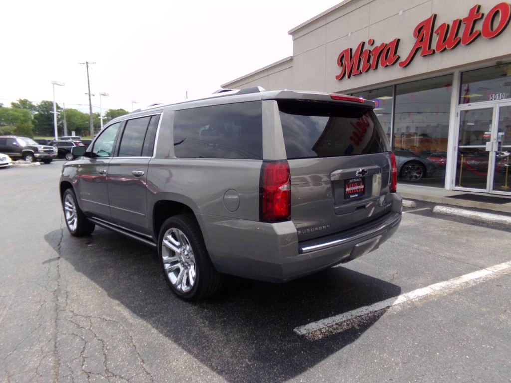 2019 Chevrolet Suburban Image 8