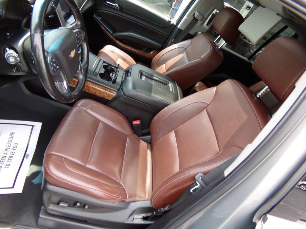 2019 Chevrolet Suburban Image 12