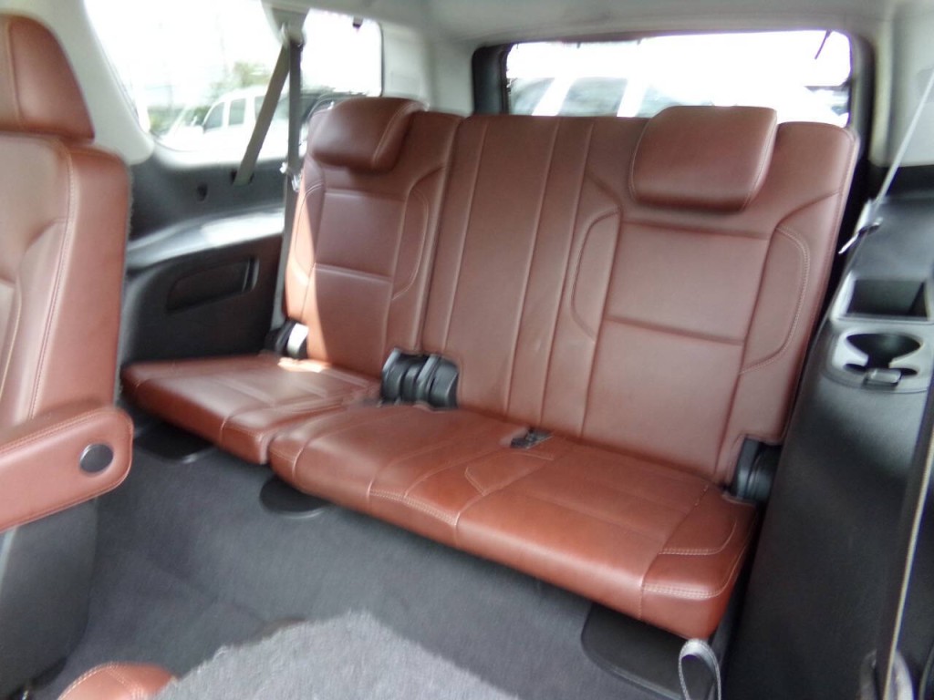 2019 Chevrolet Suburban Image 16