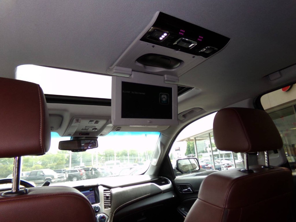 2019 Chevrolet Suburban Image 18