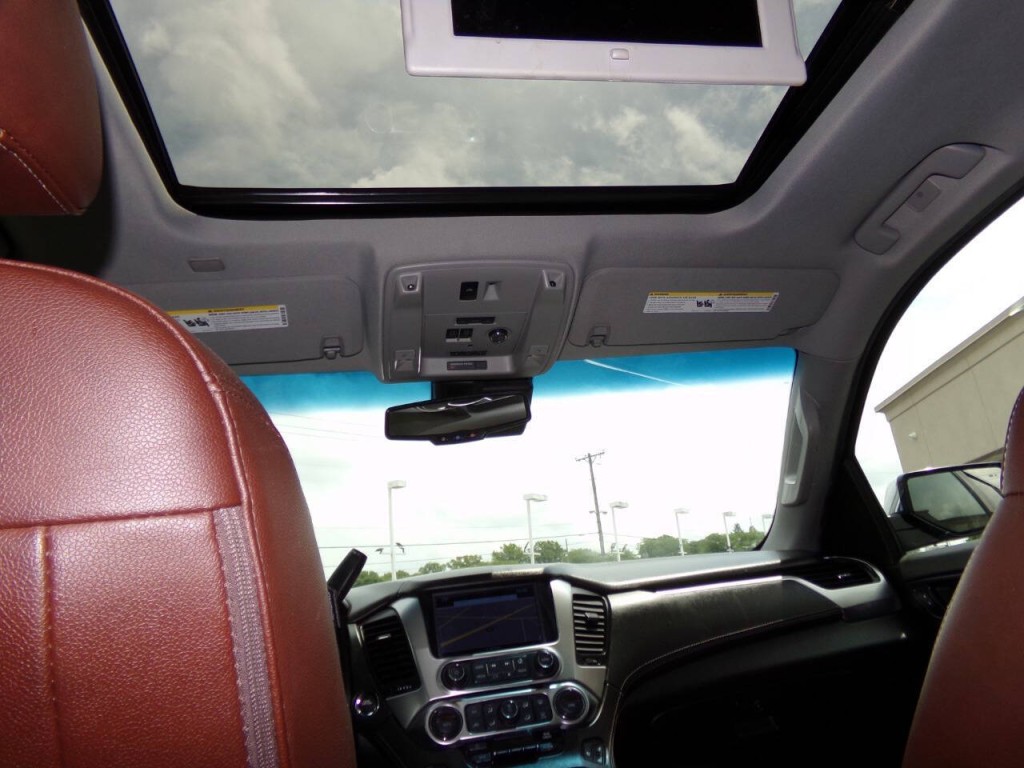 2019 Chevrolet Suburban Image 19