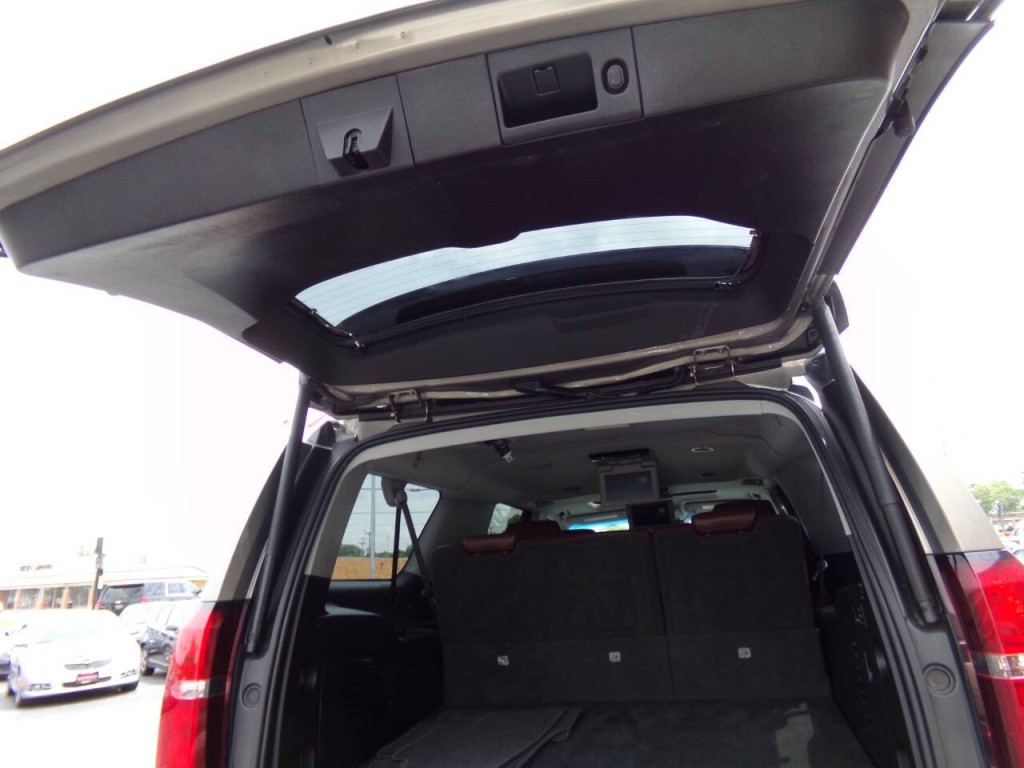 2019 Chevrolet Suburban Image 27