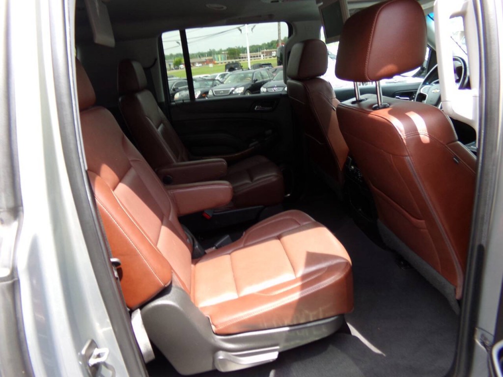 2019 Chevrolet Suburban Image 30